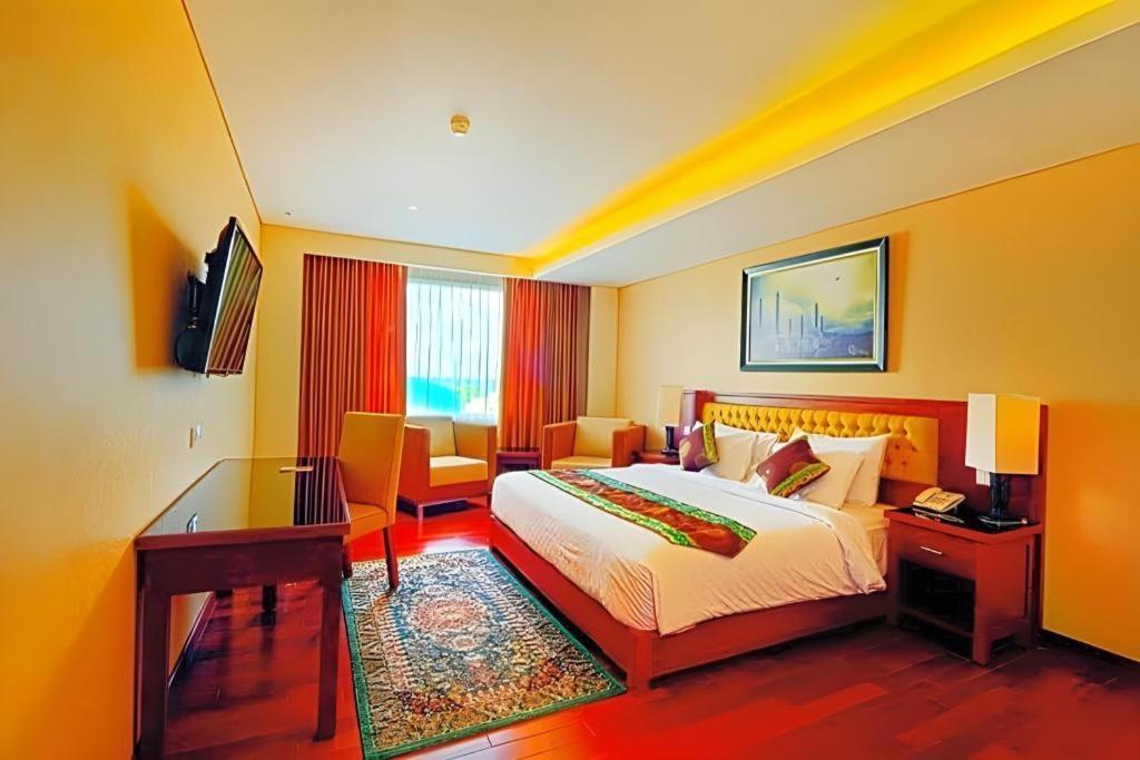 Grand Qin Hotel Banjarbaru Eksteriør billede