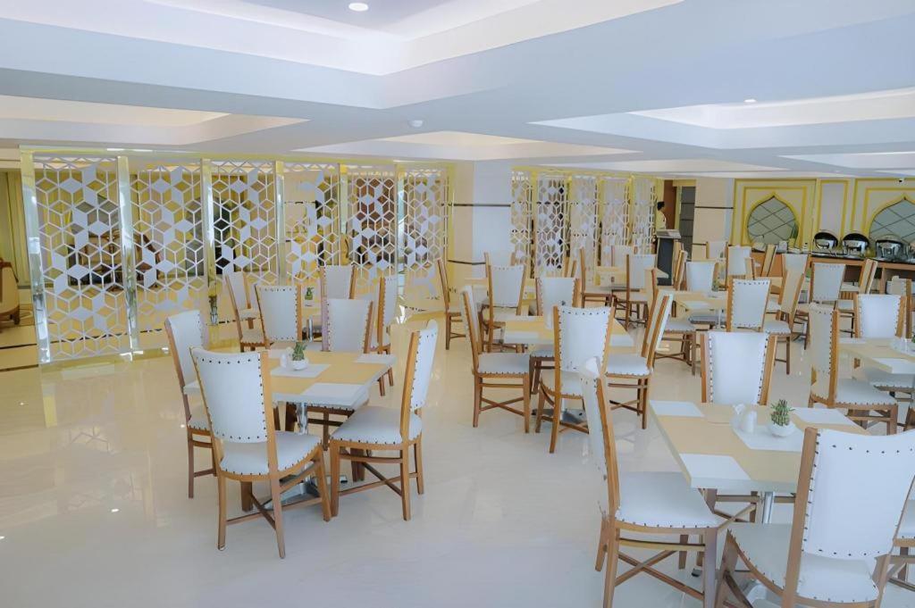 Grand Qin Hotel Banjarbaru Eksteriør billede