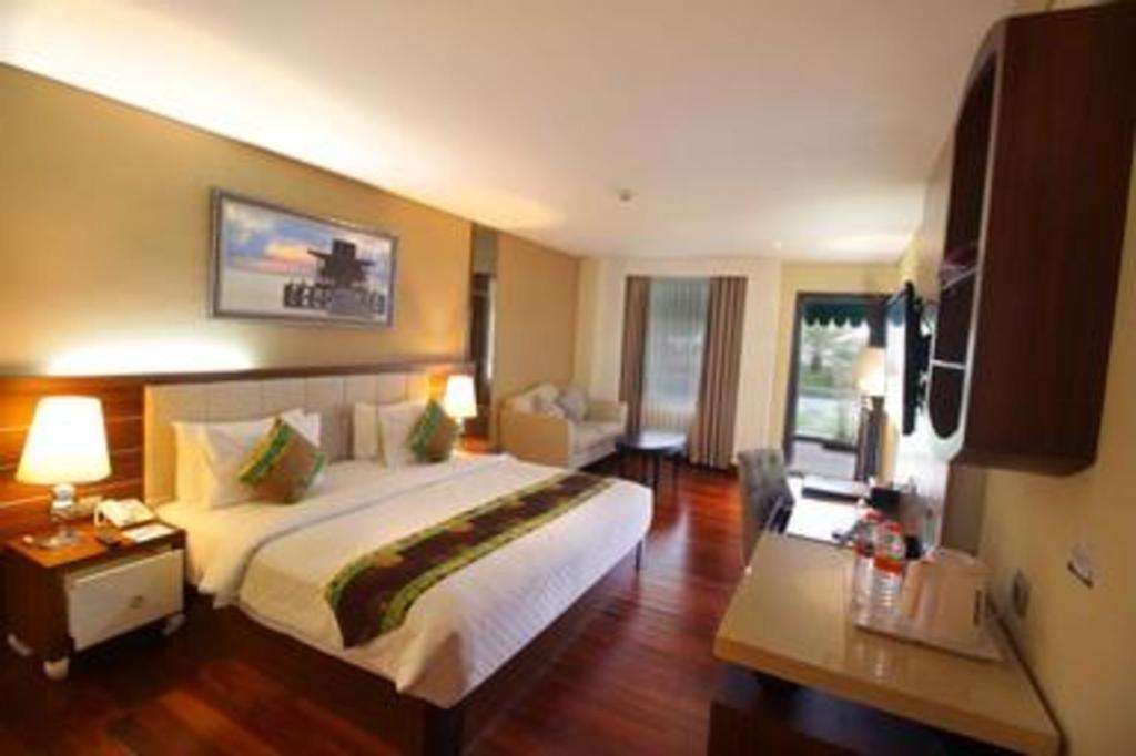 Grand Qin Hotel Banjarbaru Eksteriør billede