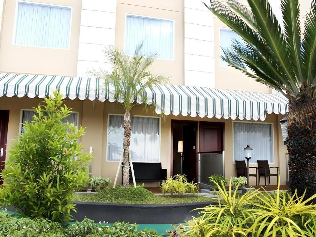 Grand Qin Hotel Banjarbaru Eksteriør billede