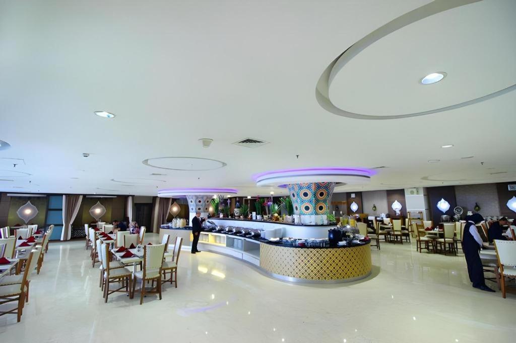 Grand Qin Hotel Banjarbaru Eksteriør billede