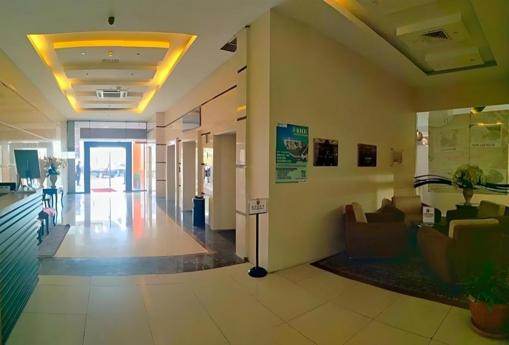 Grand Qin Hotel Banjarbaru Eksteriør billede