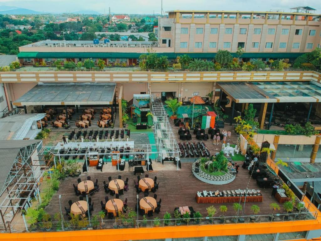 Grand Qin Hotel Banjarbaru Eksteriør billede
