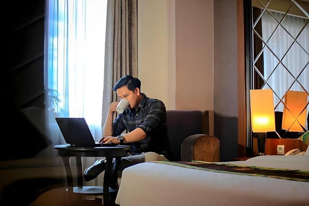 Grand Qin Hotel Banjarbaru Eksteriør billede