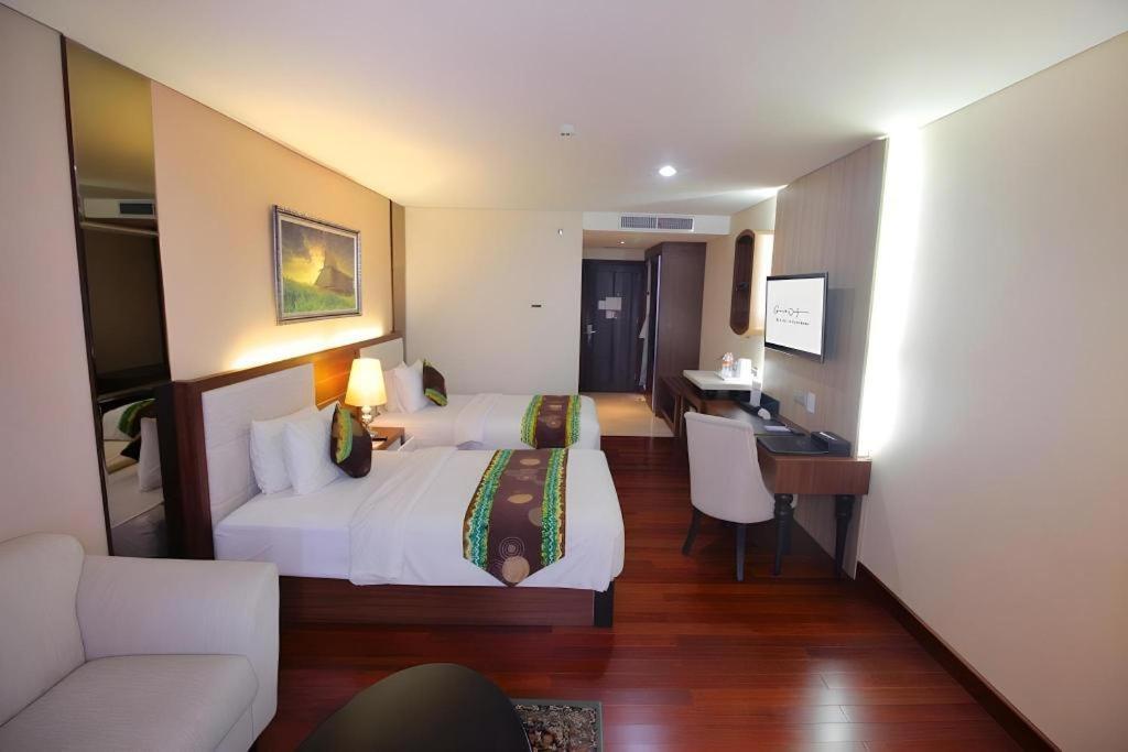 Grand Qin Hotel Banjarbaru Eksteriør billede