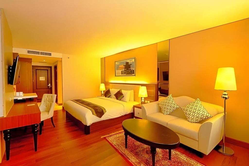Grand Qin Hotel Banjarbaru Eksteriør billede