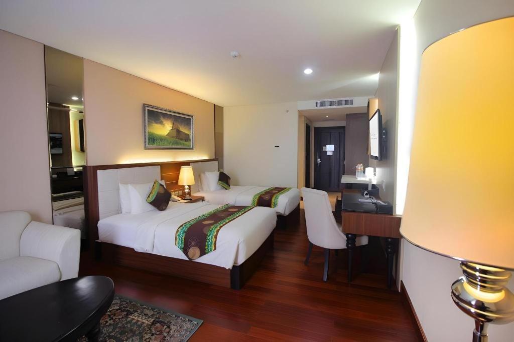 Grand Qin Hotel Banjarbaru Eksteriør billede