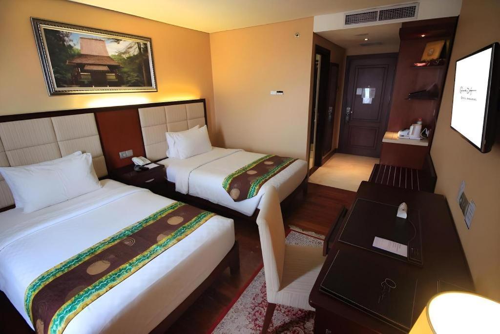 Grand Qin Hotel Banjarbaru Eksteriør billede