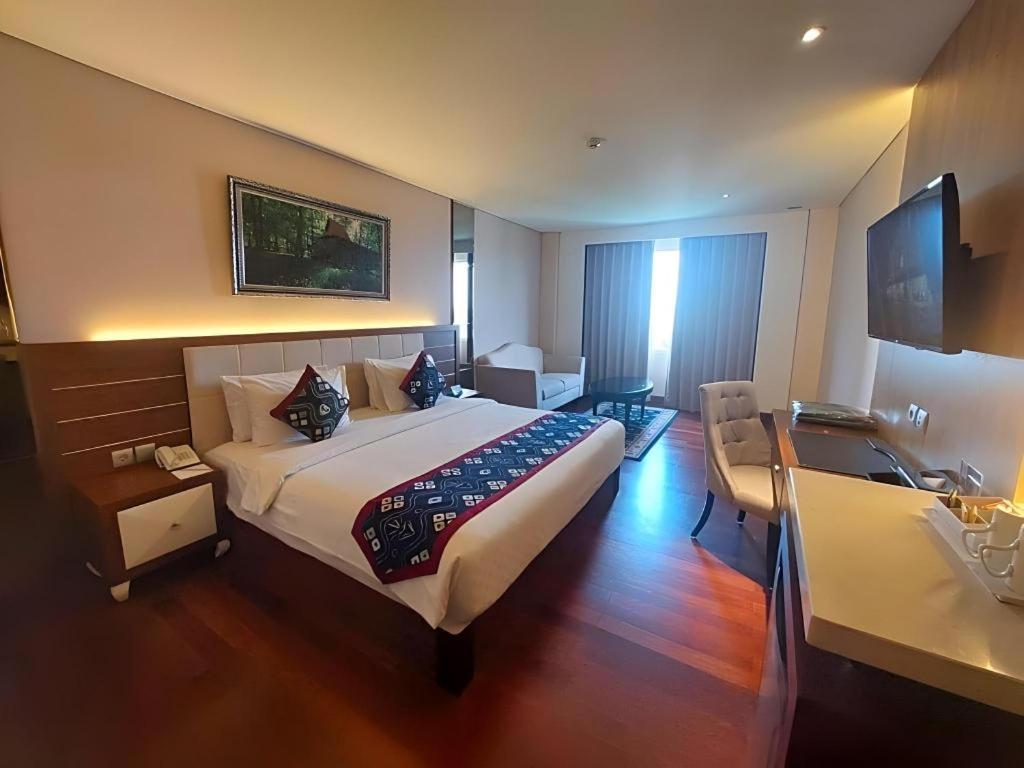 Grand Qin Hotel Banjarbaru Eksteriør billede