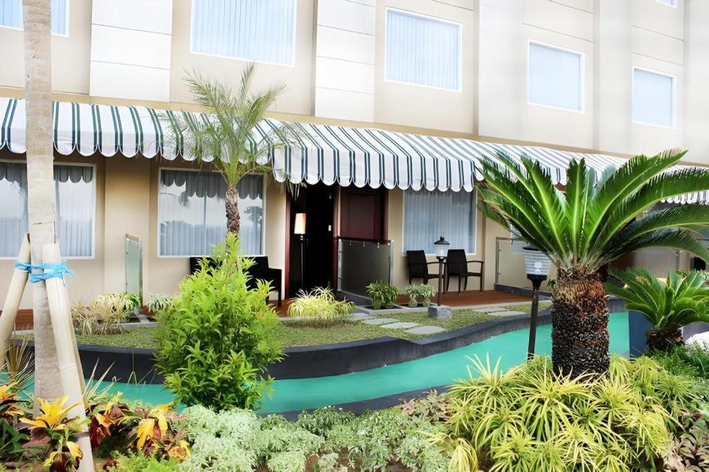 Grand Qin Hotel Banjarbaru Eksteriør billede