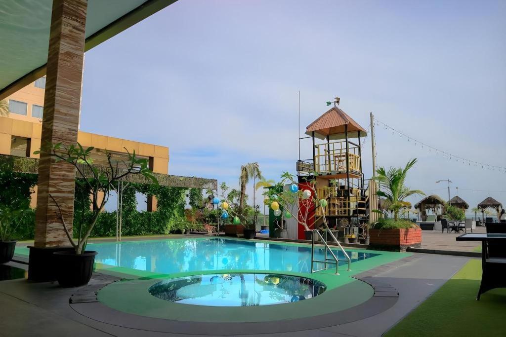 Grand Qin Hotel Banjarbaru Eksteriør billede