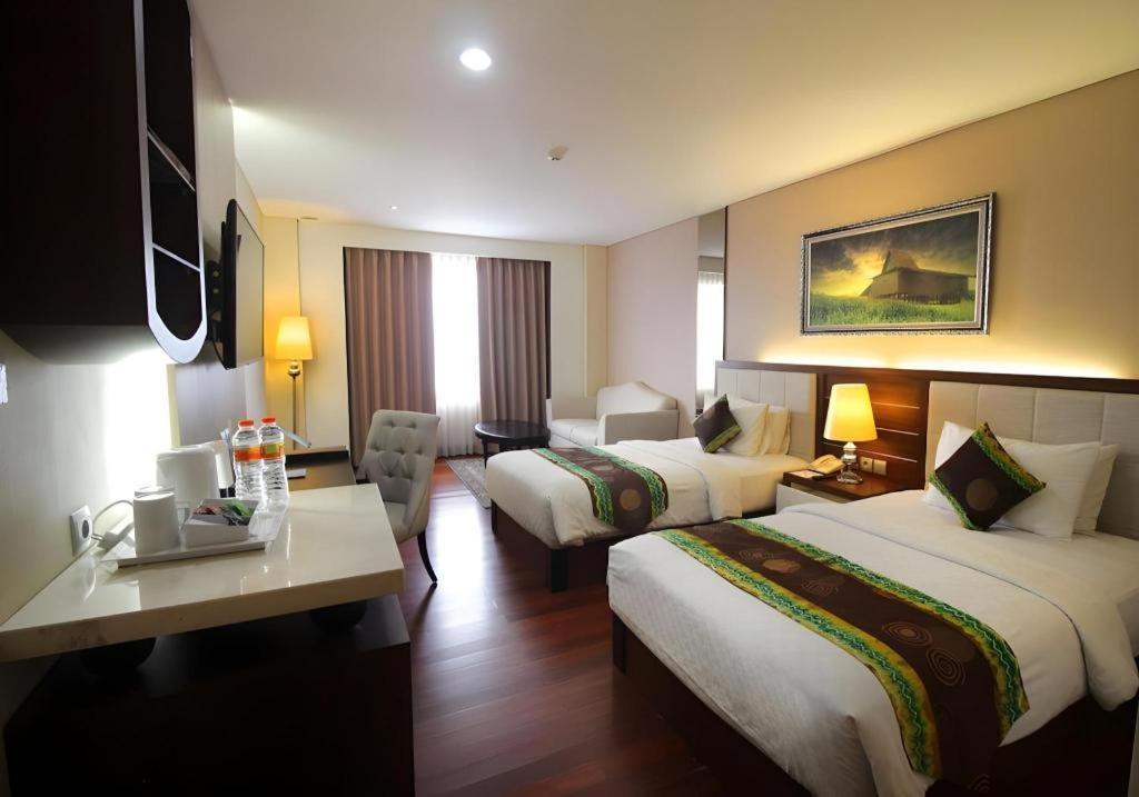 Grand Qin Hotel Banjarbaru Eksteriør billede